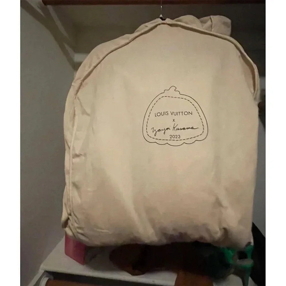 AUTHENTIC Louis Vuitton x Yayoi Kusama 2023 Long Garment Bag Beige - Picture 8 of 9